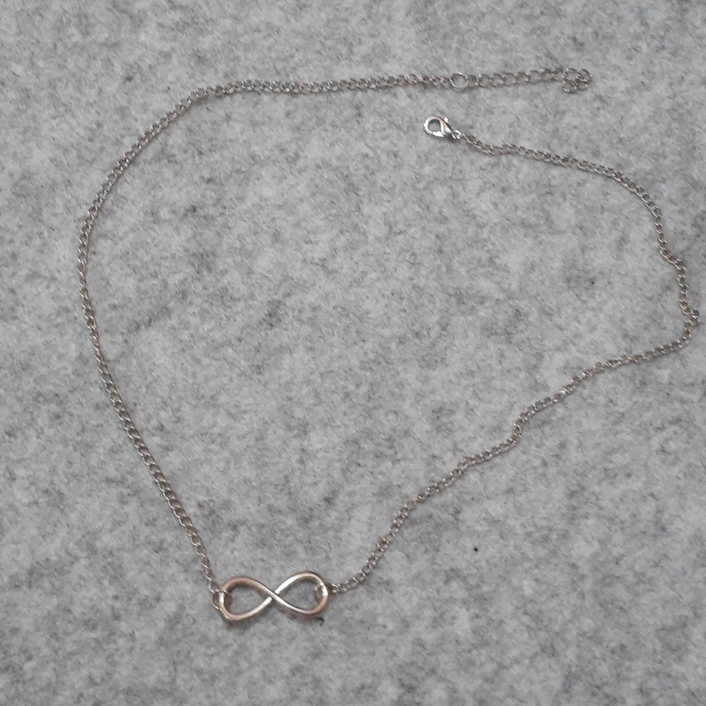 Infinity Loop necklace - Picture 2 of 2